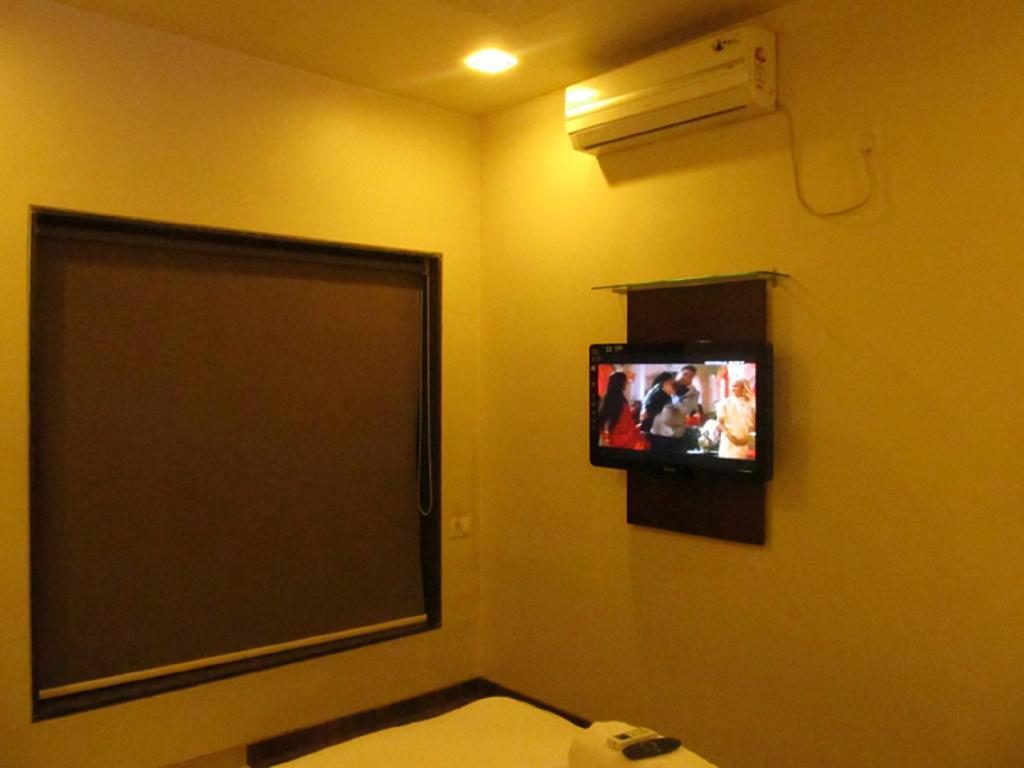 Hotel Sai Regency Daman Quarto foto