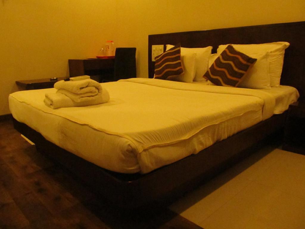 Hotel Sai Regency Daman Quarto foto