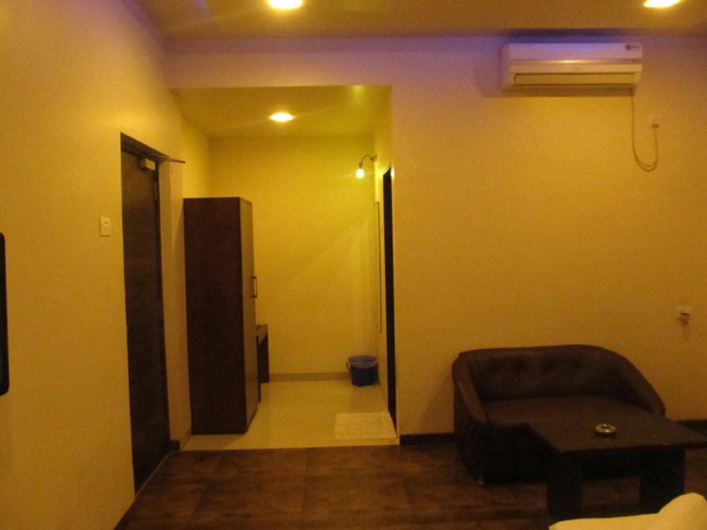 Hotel Sai Regency Daman Quarto foto